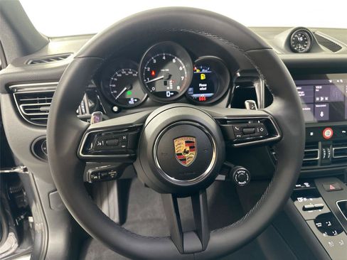 Certified 2026 Porsche Macan AWD/4WD image 20