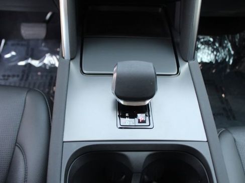 Used 2024 Land Rover Discovery Sport S image 16