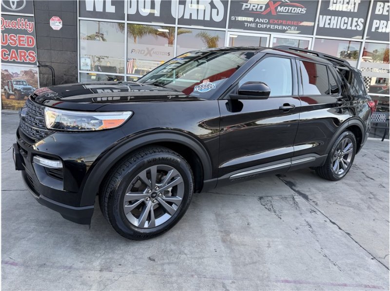 Used 2023 Ford Explorer XLT w/ Equipment Group 202A RWD image 10