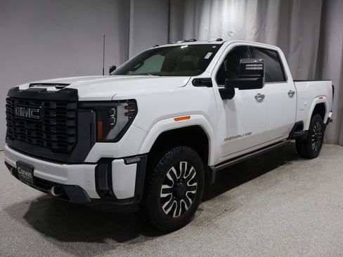 Used 2024 GMC Sierra 2500 Denali Ultimate image 6