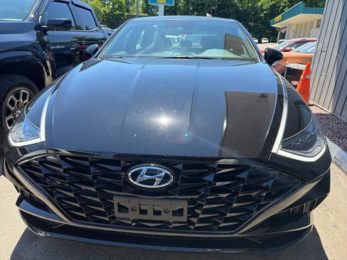 Used 2023 Hyundai Sonata SEL Plus FWD image 2