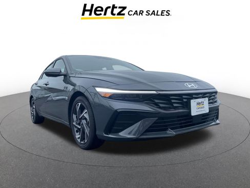 Used 2025 Hyundai Elantra SEL image 1