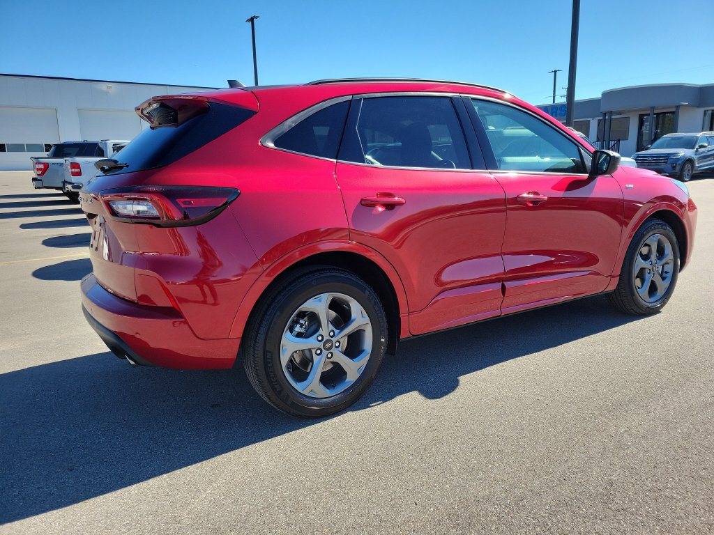 Used 2023 Ford Escape ST-Line w/ Tech Pack #1 FWD image 4