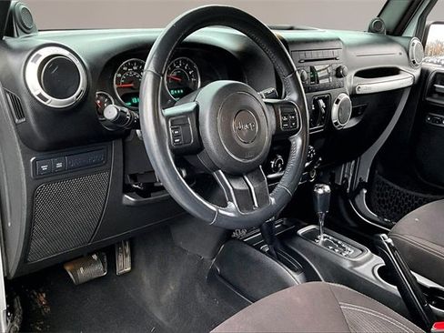 Used 2014 Jeep Wrangler Unlimited Rubicon w/ Dual Top Group image 13