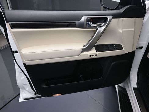 Used 2023 Lexus GX 460 Premium image 11