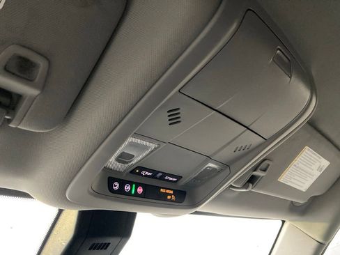Used 2024 GMC Terrain SLE FWD image 24