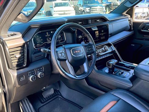 Certified 2022 GMC Sierra 1500 AT4 w/ AT4 Preferred Package image 17