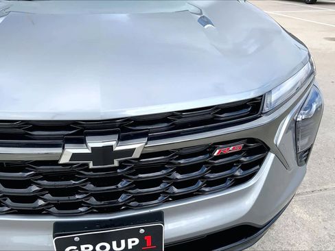 Used 2025 Chevrolet Trax RS w/ Sunroof Package FWD image 30