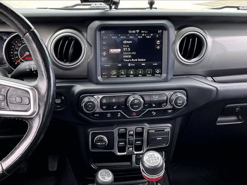 Used 2020 Jeep Gladiator Overland AWD/4WD image 6