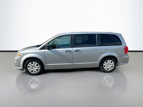 Used 2020 Dodge Grand Caravan SE FWD image 9