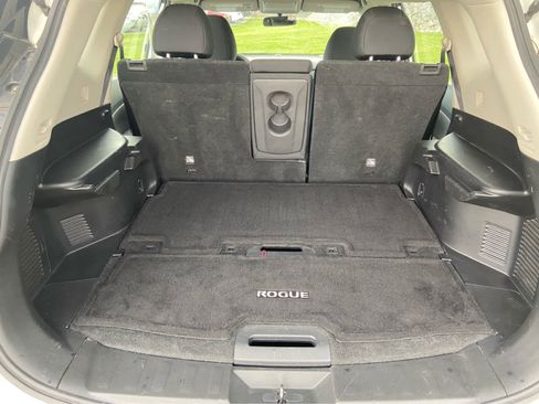 Used 2018 Nissan Rogue S AWD/4WD image 7