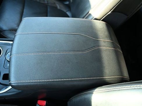 Used 2020 Chevrolet Traverse LT w/ LT Premium Package image 21