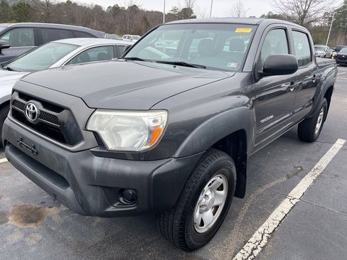 Used 2013 Toyota Tacoma PreRunner image 1