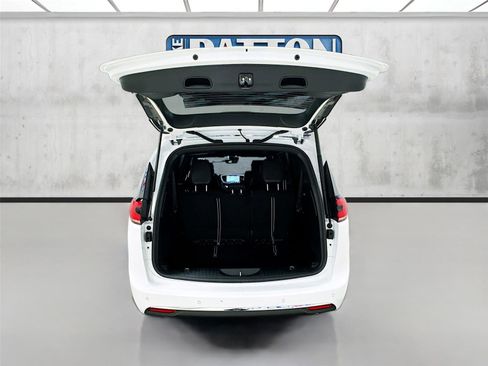 New 2026 Chrysler Pacifica Select image 24
