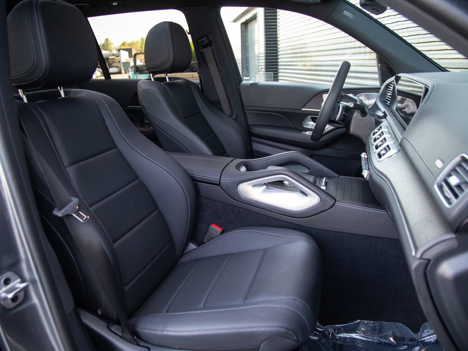 Used 2024 Mercedes-Benz GLS 450 4MATIC image 31