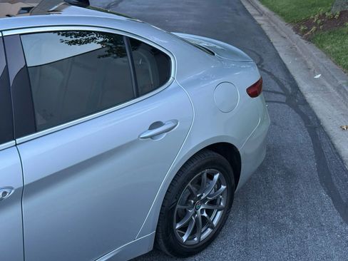 Used 2019 Alfa Romeo Giulia AWD image 3