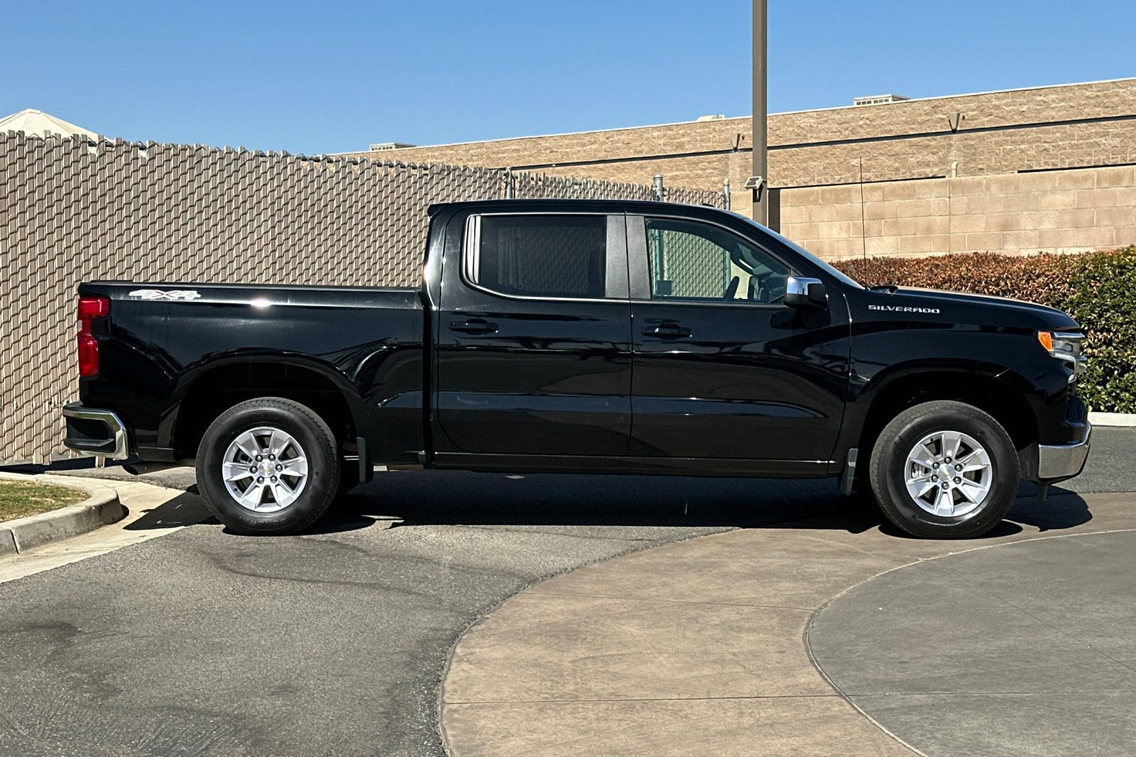 Certified 2026 Chevrolet Silverado 1500 LT AWD/4WD image 3