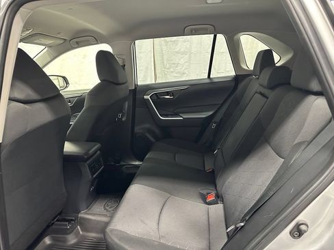 Used 2025 Toyota RAV4 XLE AWD/4WD image 46