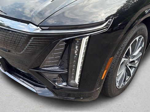 Certified 2024 Cadillac Lyriq Sport w/ LPO, Floor Liner Package AWD/4WD image 11