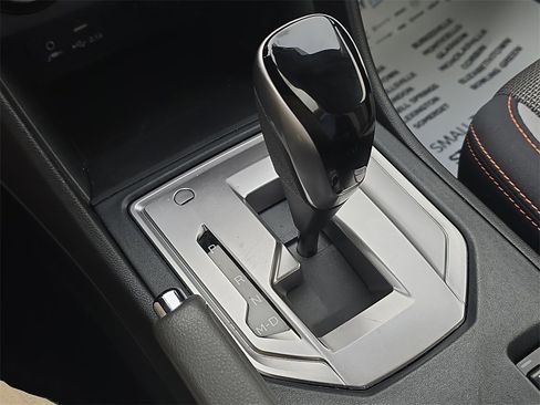 Used 2023 Subaru Crosstrek 2.0i Premium image 24