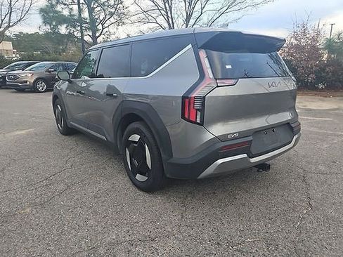 Used 2024 Kia EV9 Light Long Range image 14