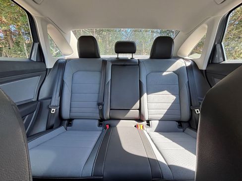 Used 2025 Volkswagen Jetta SE image 38