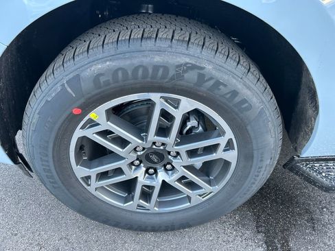 New 2025 Ford Expedition Active image 9