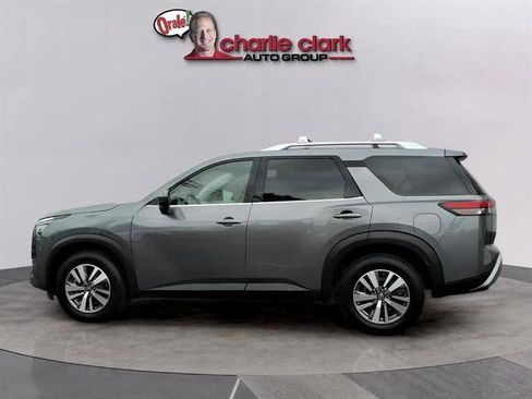 Certified 2023 Nissan Pathfinder SL w/ Lighting Package (N92) image 2