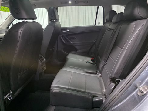 Used 2020 Volkswagen Tiguan SE AWD/4WD image 10