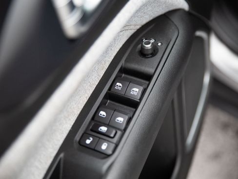 Used 2022 Jeep Compass Latitude AWD/4WD image 19