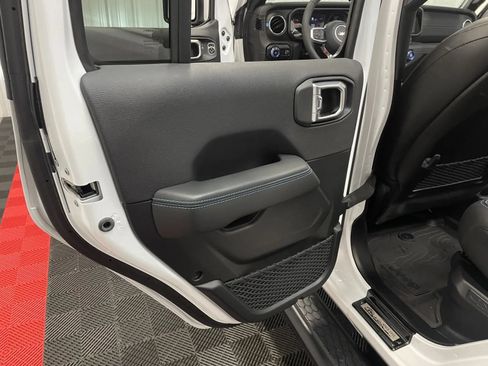 Used 2024 Jeep Wrangler High Altitude AWD/4WD image 40