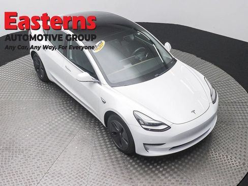 Used 2020 Tesla Model 3 Standard Range RWD image 3