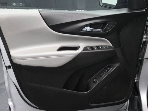 Used 2019 Chevrolet Equinox Premier image 19