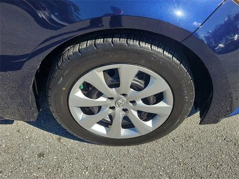 Used 2023 Toyota Corolla LE image 7