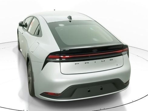 New 2026 Toyota Prius LE image 6