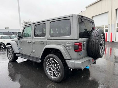 Used 2022 Jeep Wrangler Unlimited Sahara image 3