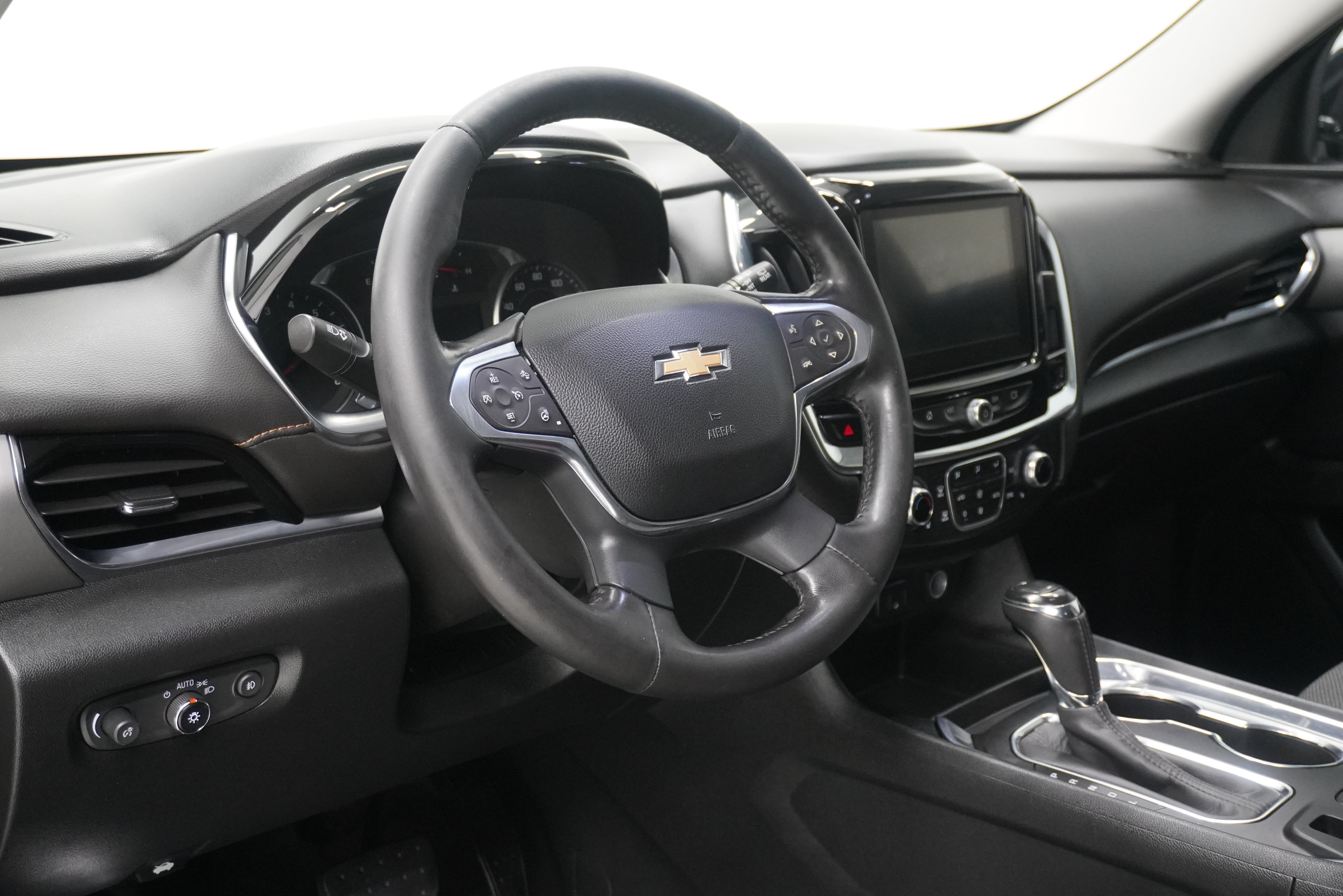 Used 2020 Chevrolet Traverse LT FWD image 9