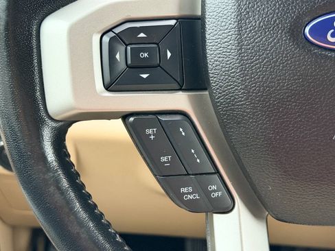 Used 2017 Ford F150 Lariat w/ Equipment Group 502A Luxury AWD/4WD image 32