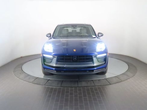 Certified 2024 Porsche Macan AWD/4WD image 10