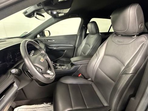 Used 2025 Cadillac XT4 Premium Luxury FWD image 18