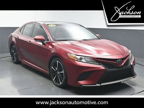 Used 2018 Toyota Camry XSE image 1