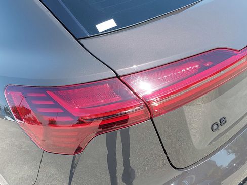 Used 2024 Audi Q8 e-tron Premium Plus w/ Premium Plus Package AWD/4WD image 38