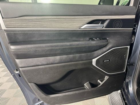 Used 2024 Jeep Wagoneer L Series II w/ Flexible Seating Group image 25