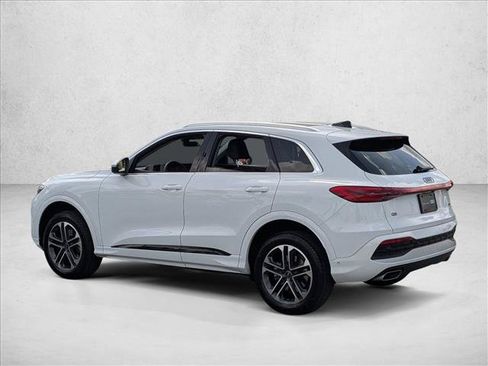 Certified 2025 Audi Q5 Premium w/ Convenience Package AWD/4WD image 8