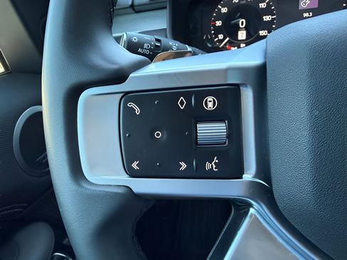 Certified 2025 Land Rover Discovery Dynamic SE AWD/4WD image 19