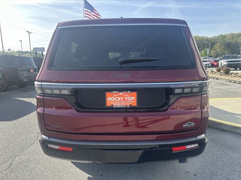 New 2026 Jeep Grand Wagoneer 4WD w/ Premium Group I image 9