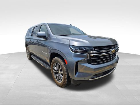 Used 2022 Chevrolet Suburban LT w/ LT Signature Plus Package RWD image 6