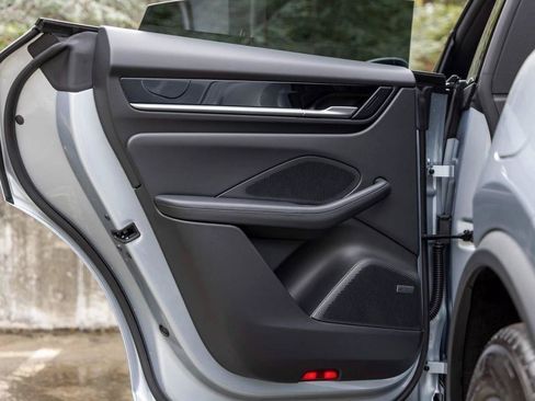 New 2025 Porsche Macan Electric image 93