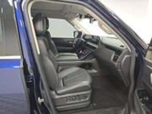 Used 2025 INFINITI QX80 Sensory AWD/4WD image 3
