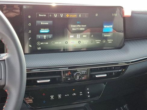 New 2025 Nissan Kicks SR image 8